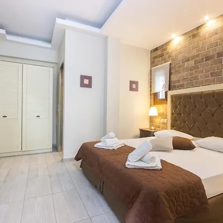 Aroma Hotel *